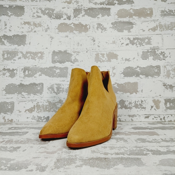 NEW Bp. Brynne Tan Faux Leather Block Heel Pointy Toe Ankle Boots D681 - Picture 2 of 11